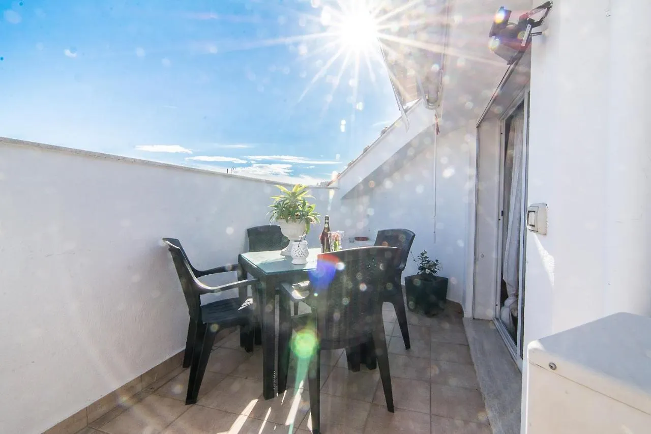 סנרמו Penthouse Three Bedrooms 0*,